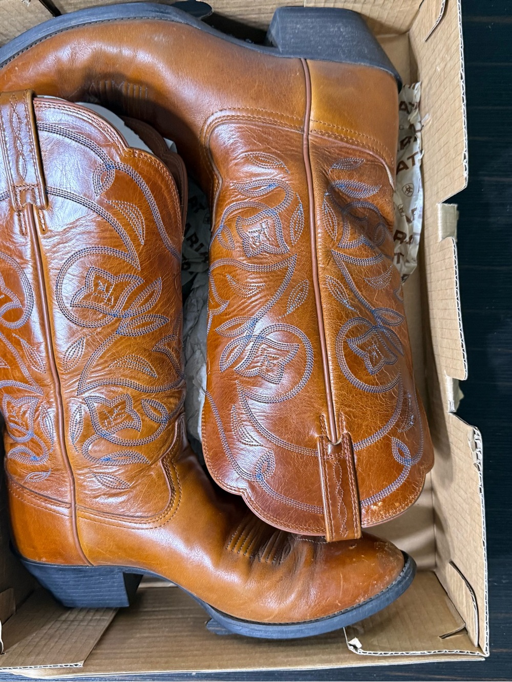 Ariat Women’s Heritage Western R-toe Boots. Cognac. Size 9B
